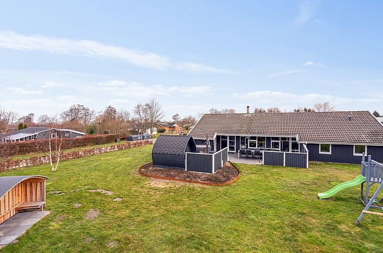 Vakantiehuis "Akira" - 250m from the sea