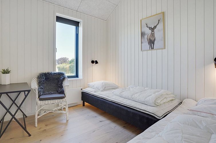 Vakantiehuis "Akira" - 250m from the sea