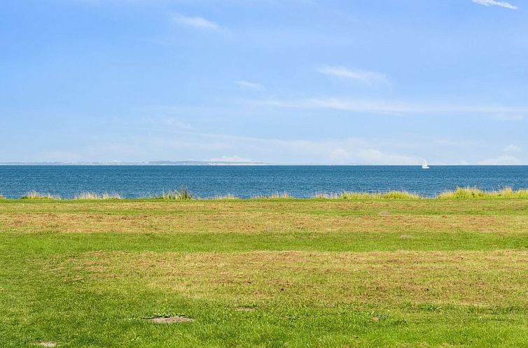 Vakantiehuis "Todor" - 150m from the sea