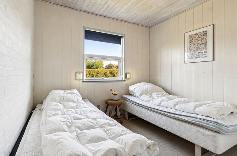 Vakantiehuis "Todor" - 150m from the sea