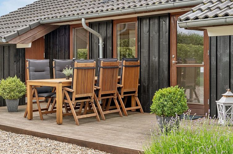 Vakantiehuis "Juliana" - 400m from the sea