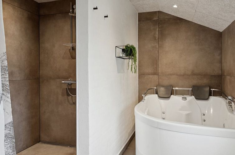 Vakantiehuis "Akira" - 250m from the sea