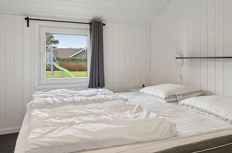 Vakantiehuis "Akira" - 250m from the sea