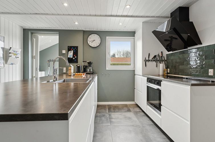 Vakantiehuis "Akira" - 250m from the sea