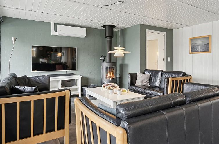 Vakantiehuis "Akira" - 250m from the sea