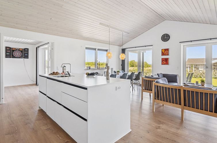 Vakantiehuis "Ika" - 450m from the sea