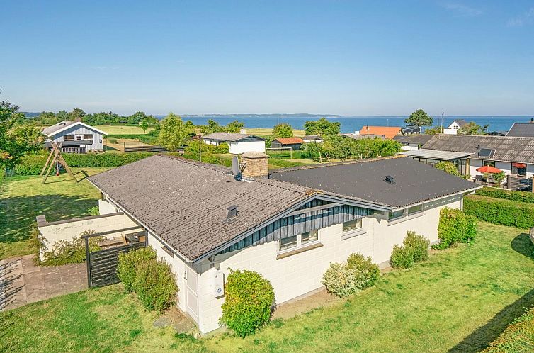 Vakantiehuis "Evald" - 200m from the sea