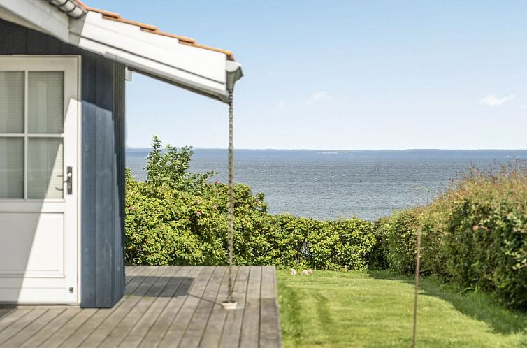 Vakantiehuis "Elfi" - 30m from the sea