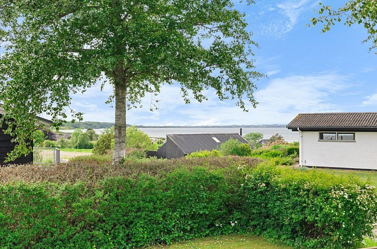 Vakantiehuis "Nis" - 250m from the sea