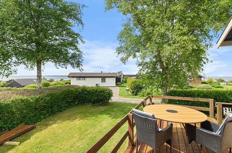 Vakantiehuis "Nis" - 250m from the sea