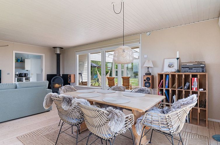 Vakantiehuis "Nis" - 250m from the sea