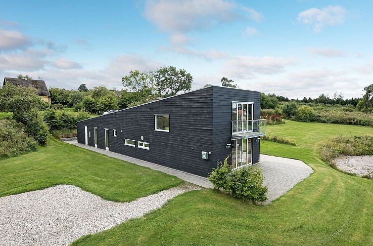 Vakantiehuis "Lyly" - 100m from the sea