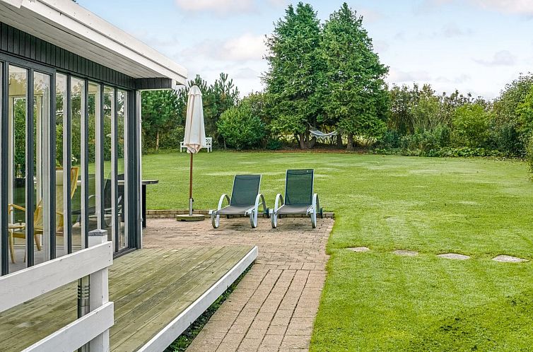 Vakantiehuis "Lyly" - 100m from the sea