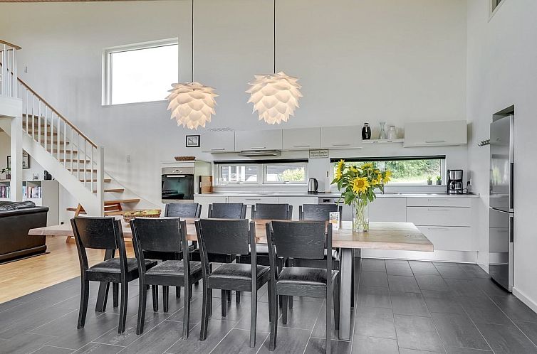 Vakantiehuis "Lyly" - 100m from the sea