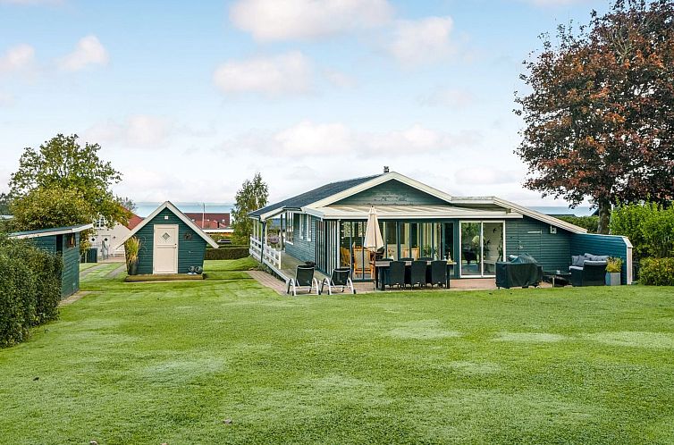 Vakantiehuis "Lyly" - 100m from the sea