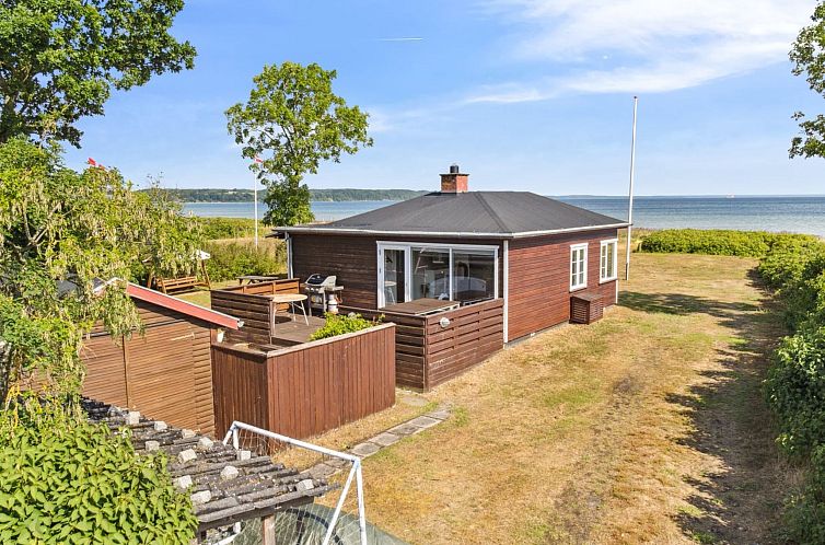 Guest house 0151905 - Holiday property Southern Denmark - Vakantiehuis "Mirkka" - 50m from the sea