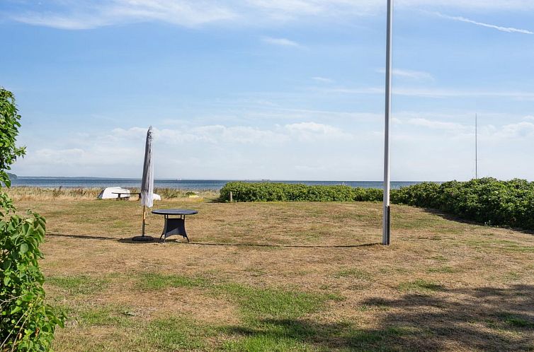 Vakantiehuis "Mirkka" - 50m from the sea