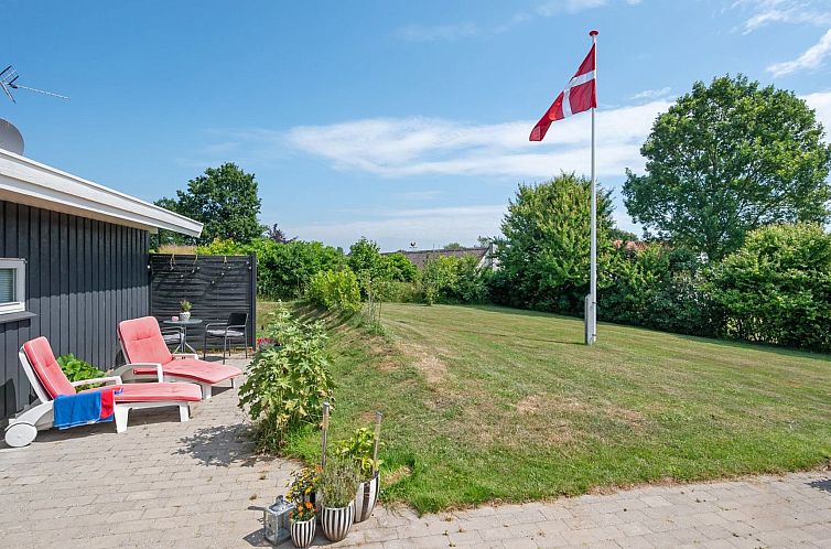 Vakantiehuis "Raija" - 400m from the sea