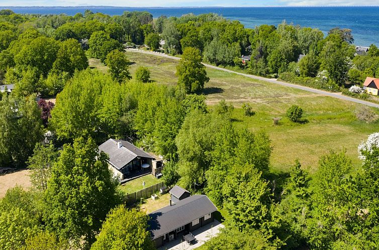 Vakantiehuis "Doris" - 150m from the sea