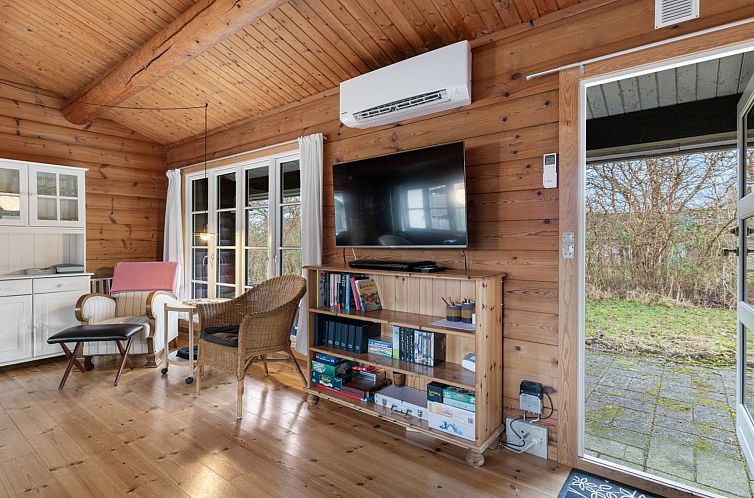 Vakantiehuis "Doris" - 150m from the sea