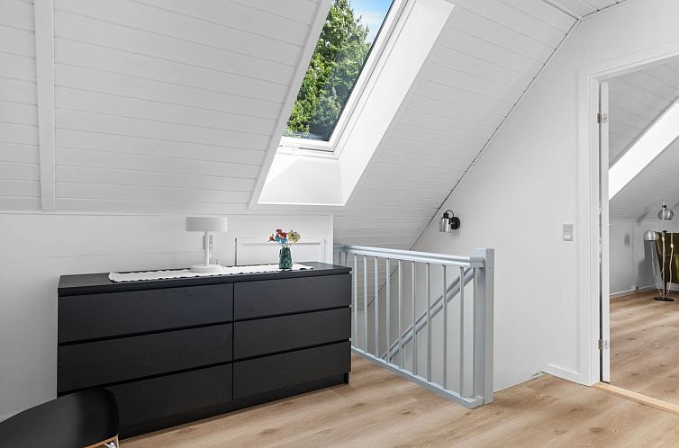 Vakantiehuis "Jorith" - 550m from the sea