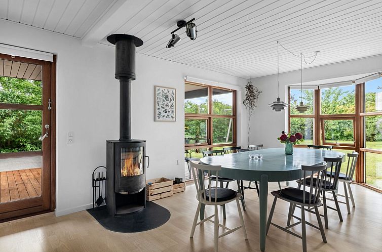 Vakantiehuis "Jorith" - 550m from the sea