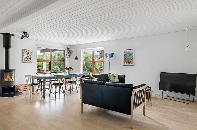 Vakantiehuis "Jorith" - 550m from the sea