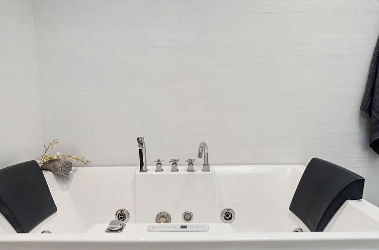 Vakantiehuis "Matilde" - 390m from the sea