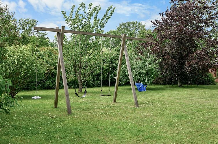 Vakantiehuis "Jorith" - 550m from the sea