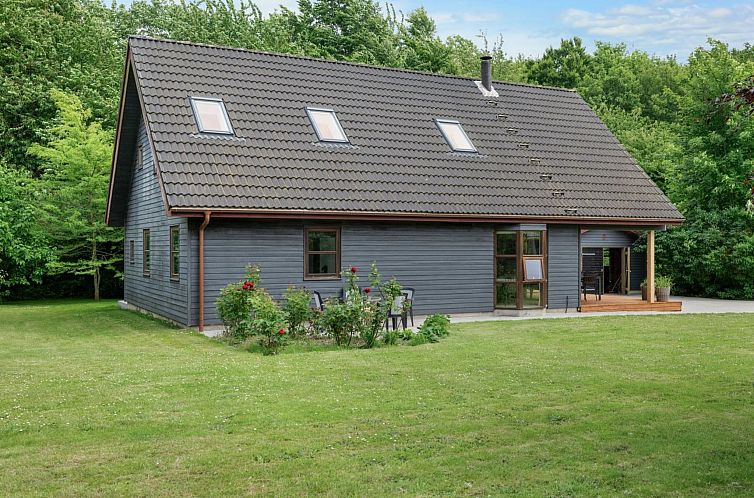 Vakantiehuis "Jorith" - 550m from the sea