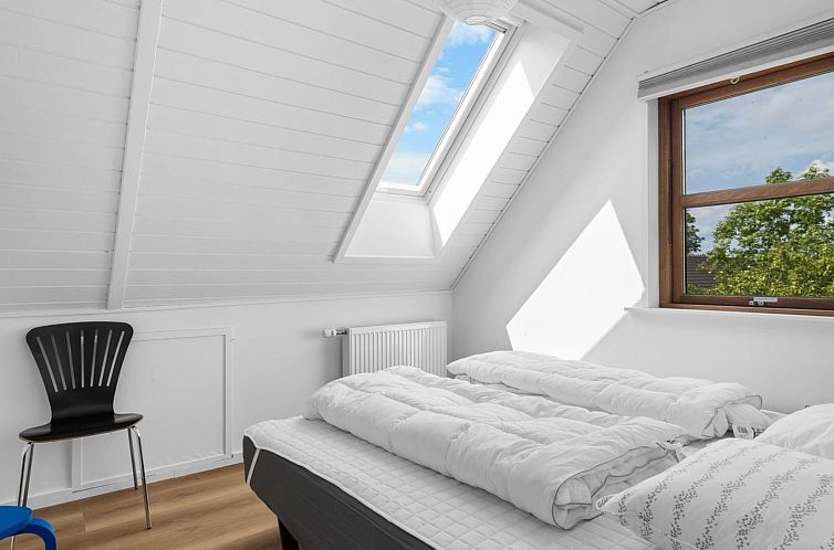 Vakantiehuis "Jorith" - 550m from the sea