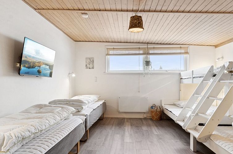 Vakantiehuis "Dana" - 525m from the sea
