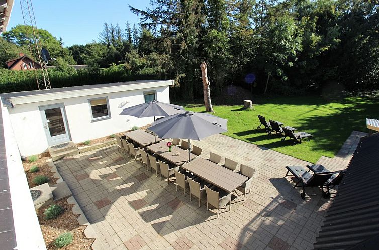 Vakantiehuis "Dana" - 525m from the sea