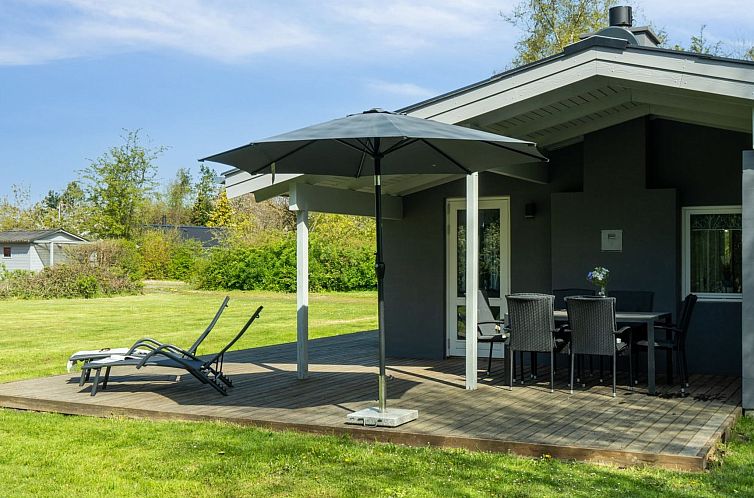 Vakantiehuis "Dvonta" - 170m from the sea