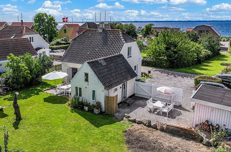 Vakantiehuis "Karoliina" - 125m from the sea