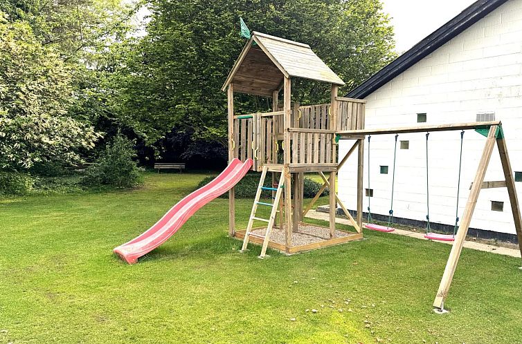 Vakantiehuis "Dana" - 525m from the sea