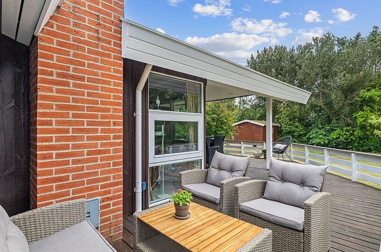 Vakantiehuis "Hennrik" - 240m from the sea