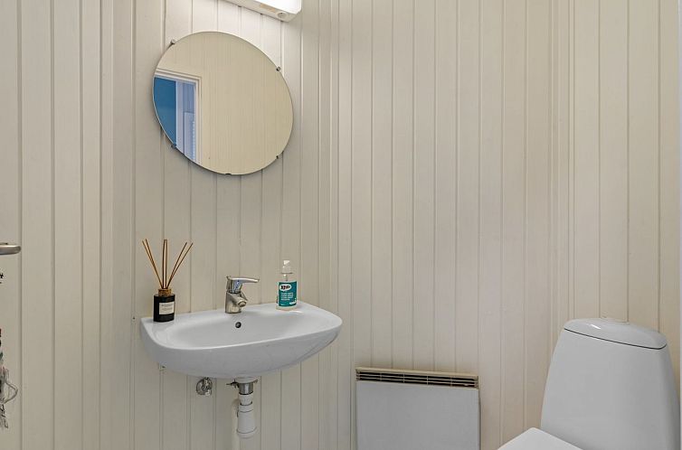 Vakantiehuis "Hasti" - 700m from the sea