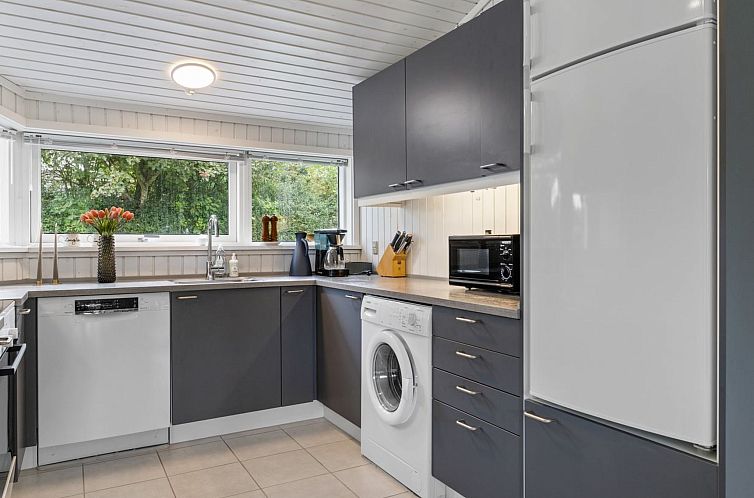 Vakantiehuis "Hasti" - 700m from the sea