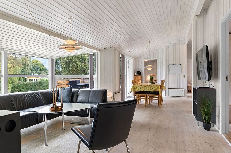 Vakantiehuis "Hasti" - 700m from the sea