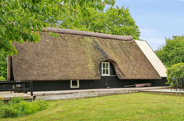 Vakantiehuis "Svenne" - 1.4km from the sea