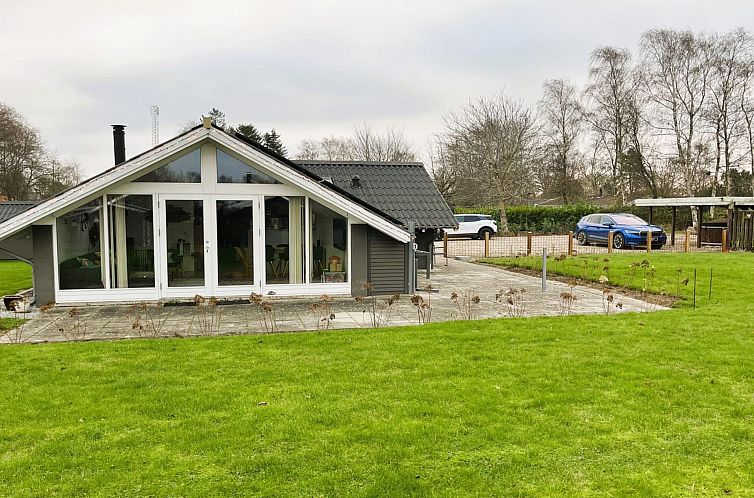 Vakantiehuis "Hielm" - 490m from the sea