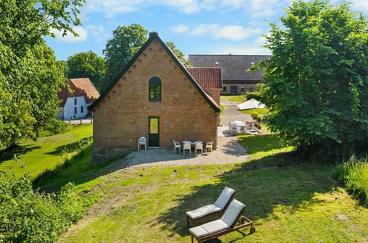 Vakantiehuis "Brun" - 1.5km from the sea