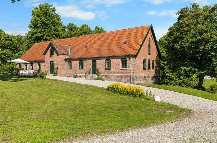 Vakantiehuis "Brun" - 1.5km from the sea