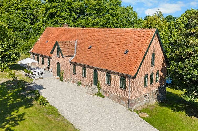 Vakantiehuis "Brun" - 1.5km from the sea