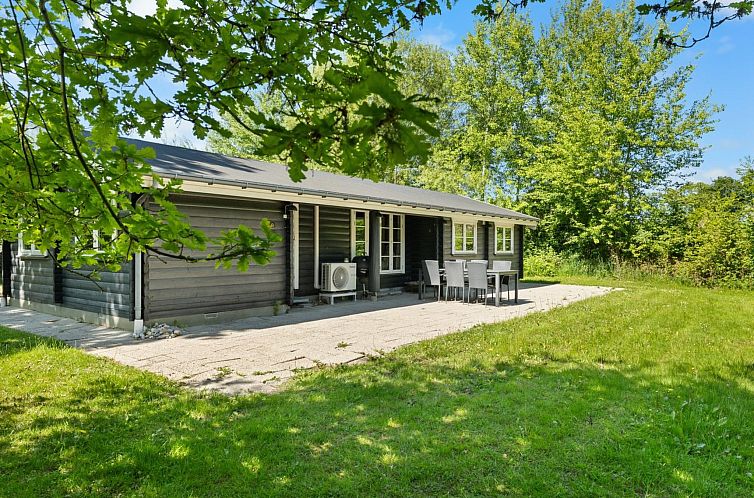 Vakantiehuis "Brun" - 1.5km from the sea