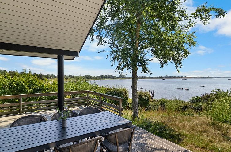 Vakantiehuis "Edvardsine" - 40m from the sea