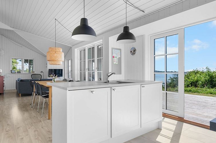 Vakantiehuis "Edvardsine" - 40m from the sea