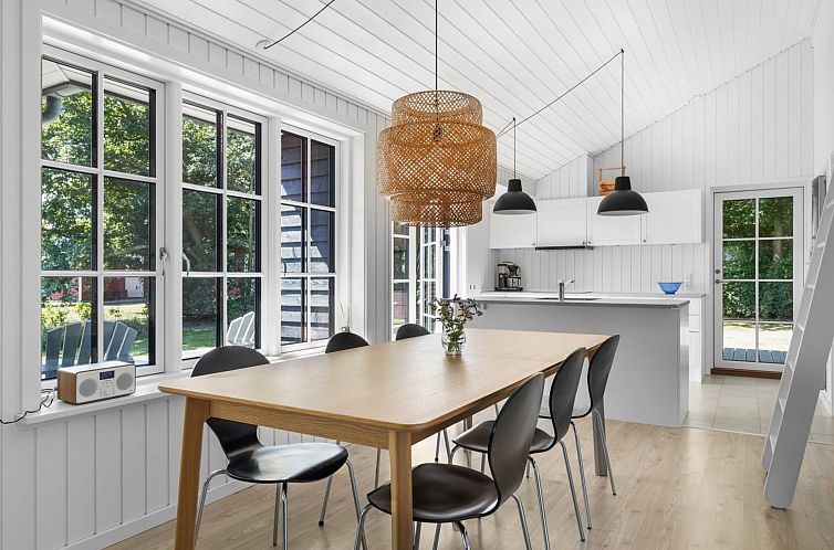 Vakantiehuis "Edvardsine" - 40m from the sea