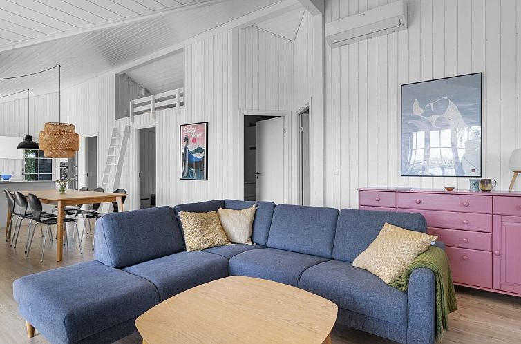 Vakantiehuis "Edvardsine" - 40m from the sea